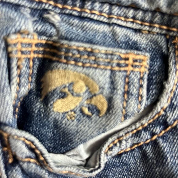 Touch Iowa Hawkeyes jeans - Picture 6 of 7
